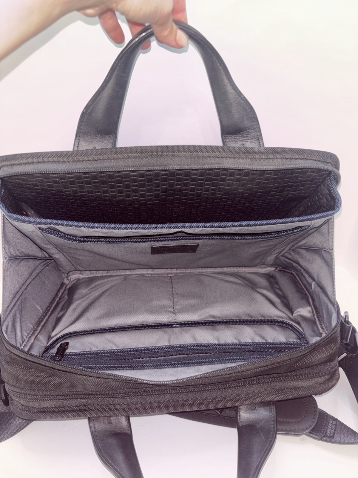 TUMI ALPHA 2 T-PASS Medium Screen Briefcase Laptop Bag Nylon / MODEL# 26516D2