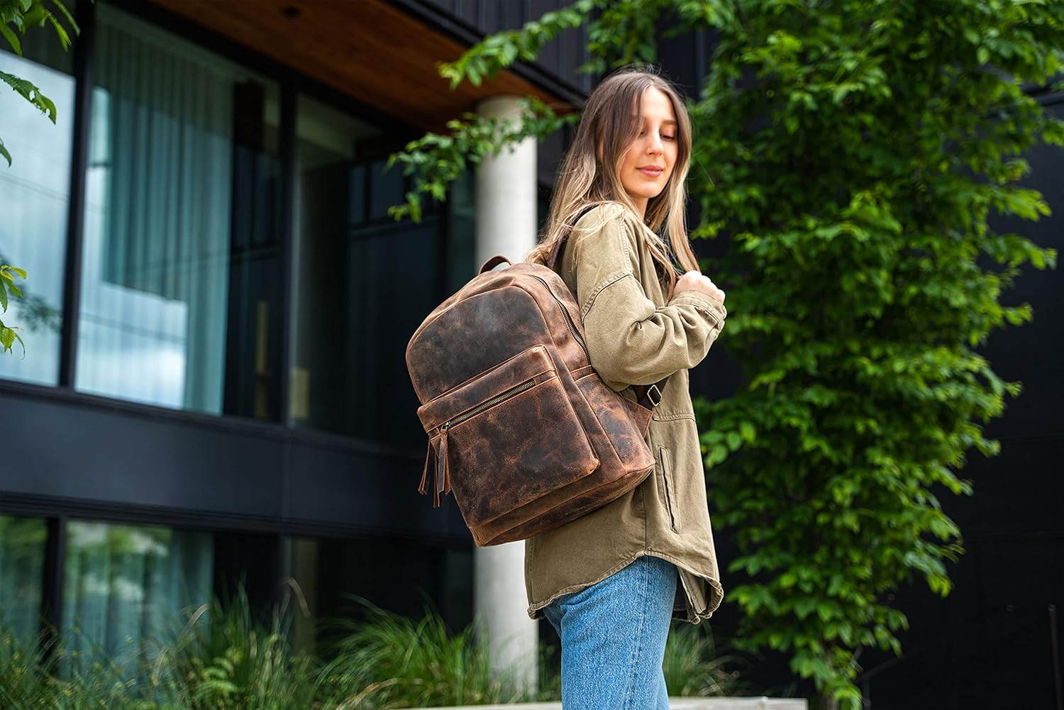 Stylish 15″ Leather Backpack for Travel, Hiking & Camping – Unisex Rucksack