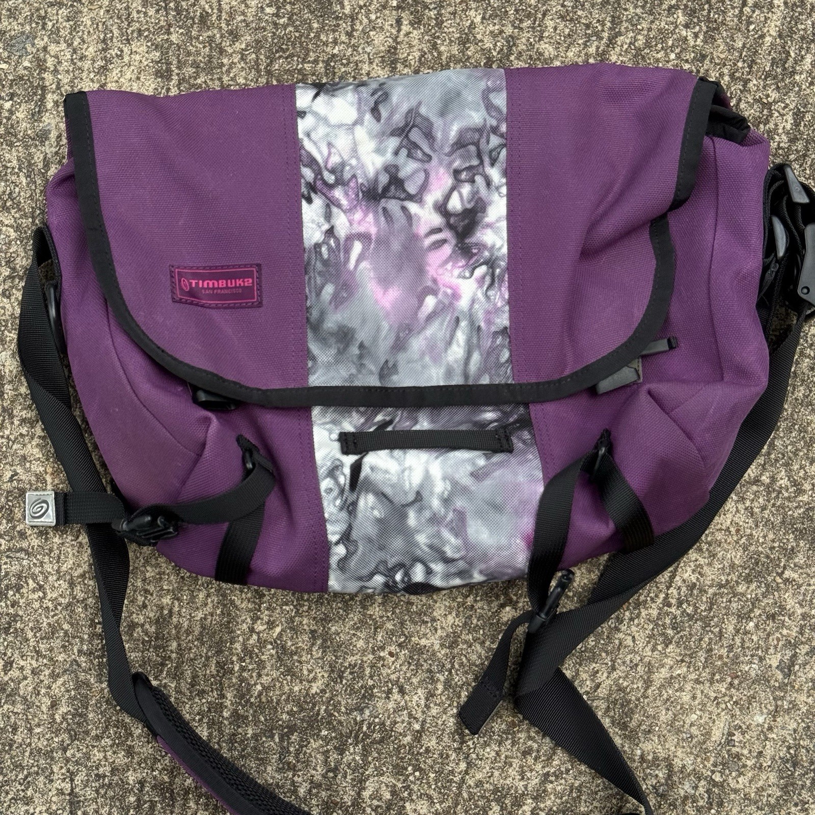Timbuk2 Messenger Bag Crossbody Laptop Purple Swirl RARE PATTERN Tie Dye