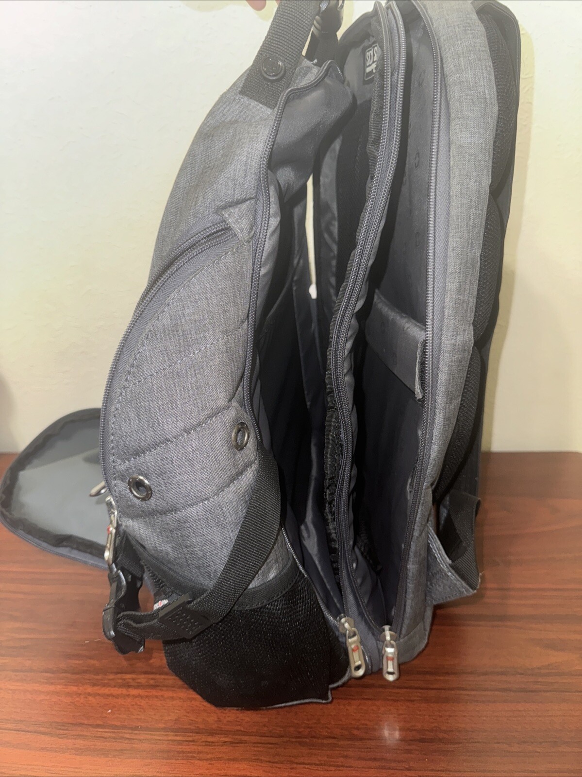 SwissGear 5977 ScanSmart Laptop Backpack, Grey, 17-Inch