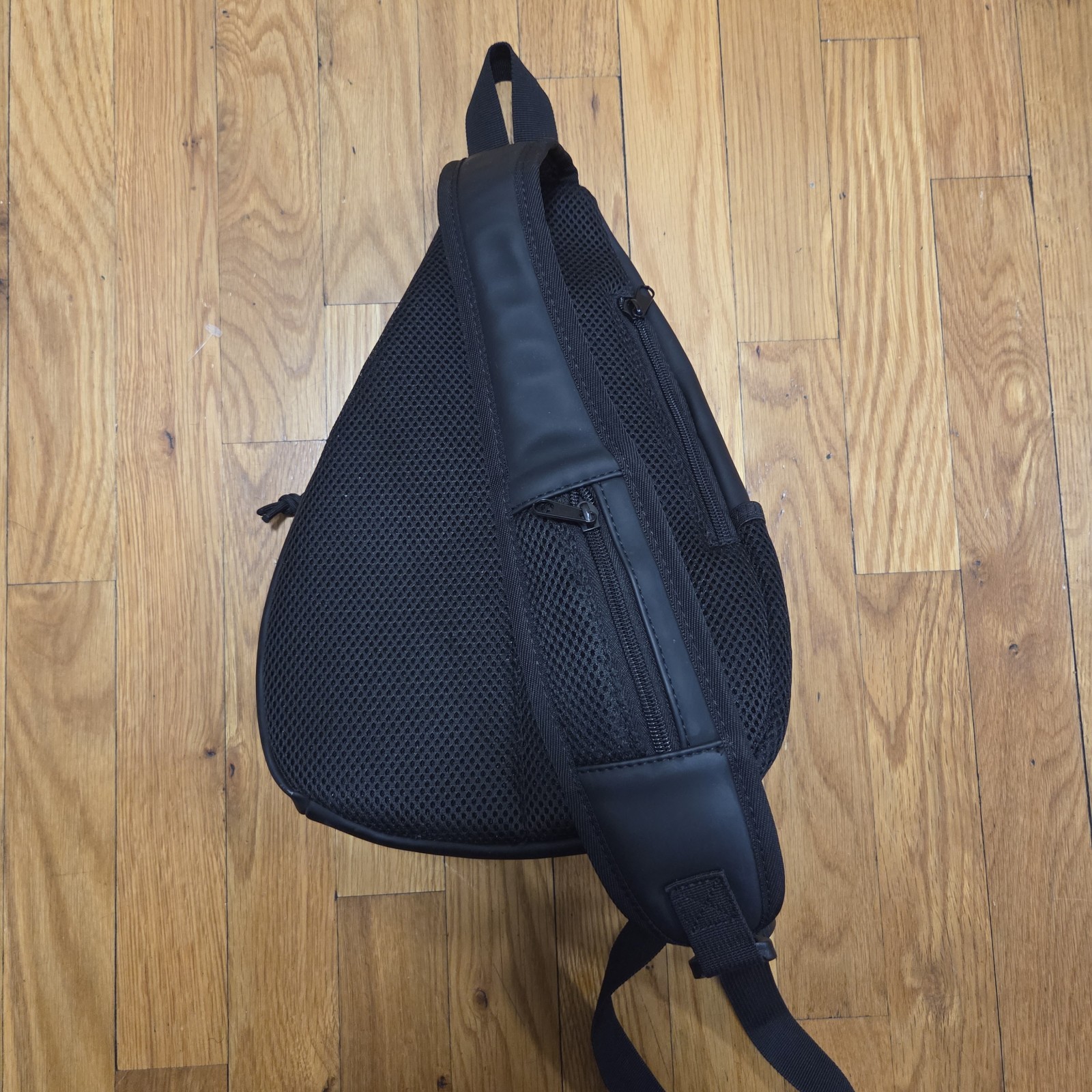 Duchamp Mens Crossbody Sling Rubberized Casual Lightweight Travel Bag Black S