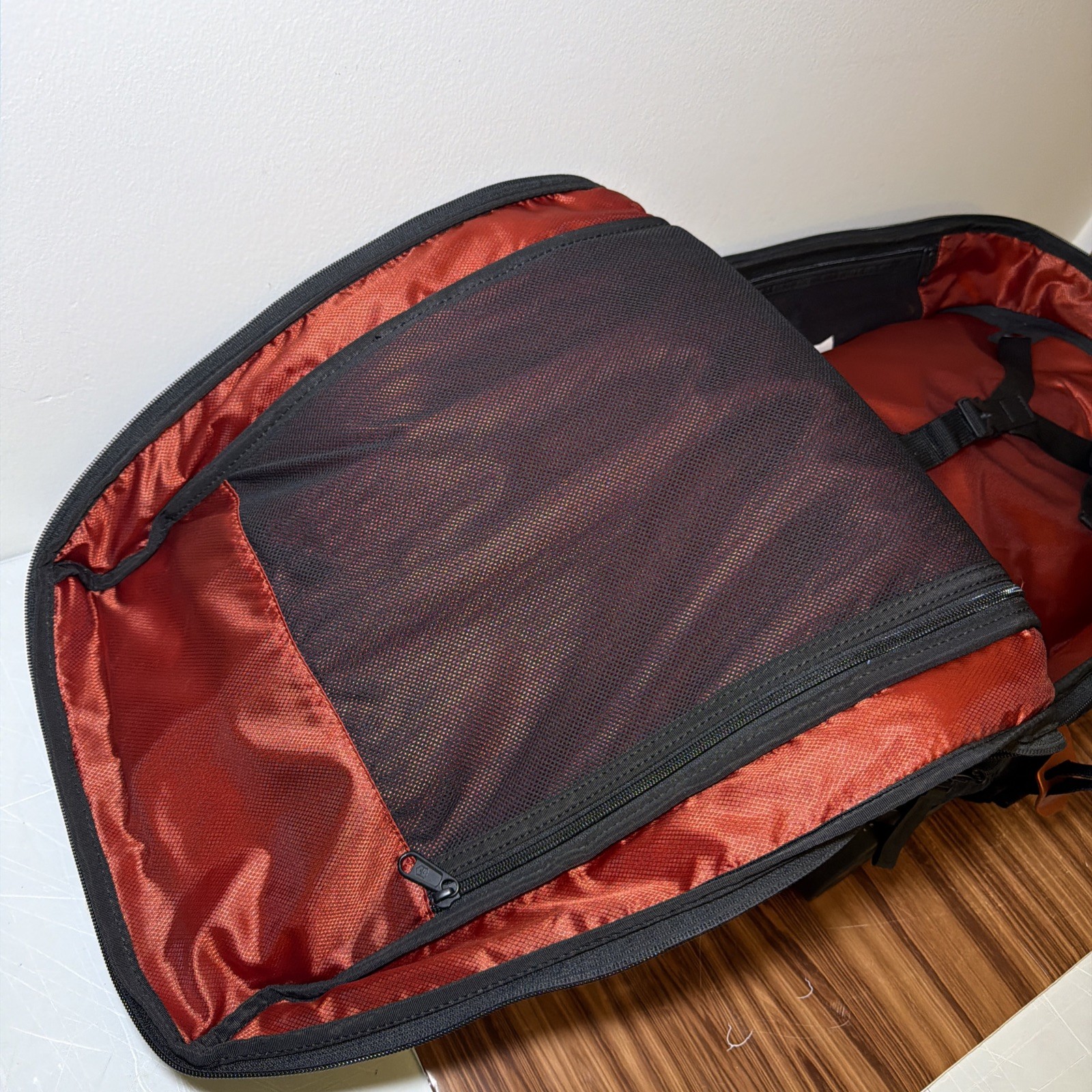 Victorinox Carry Case VX Touring Global Wheeled Carry On 601477 Dark Teal Blue