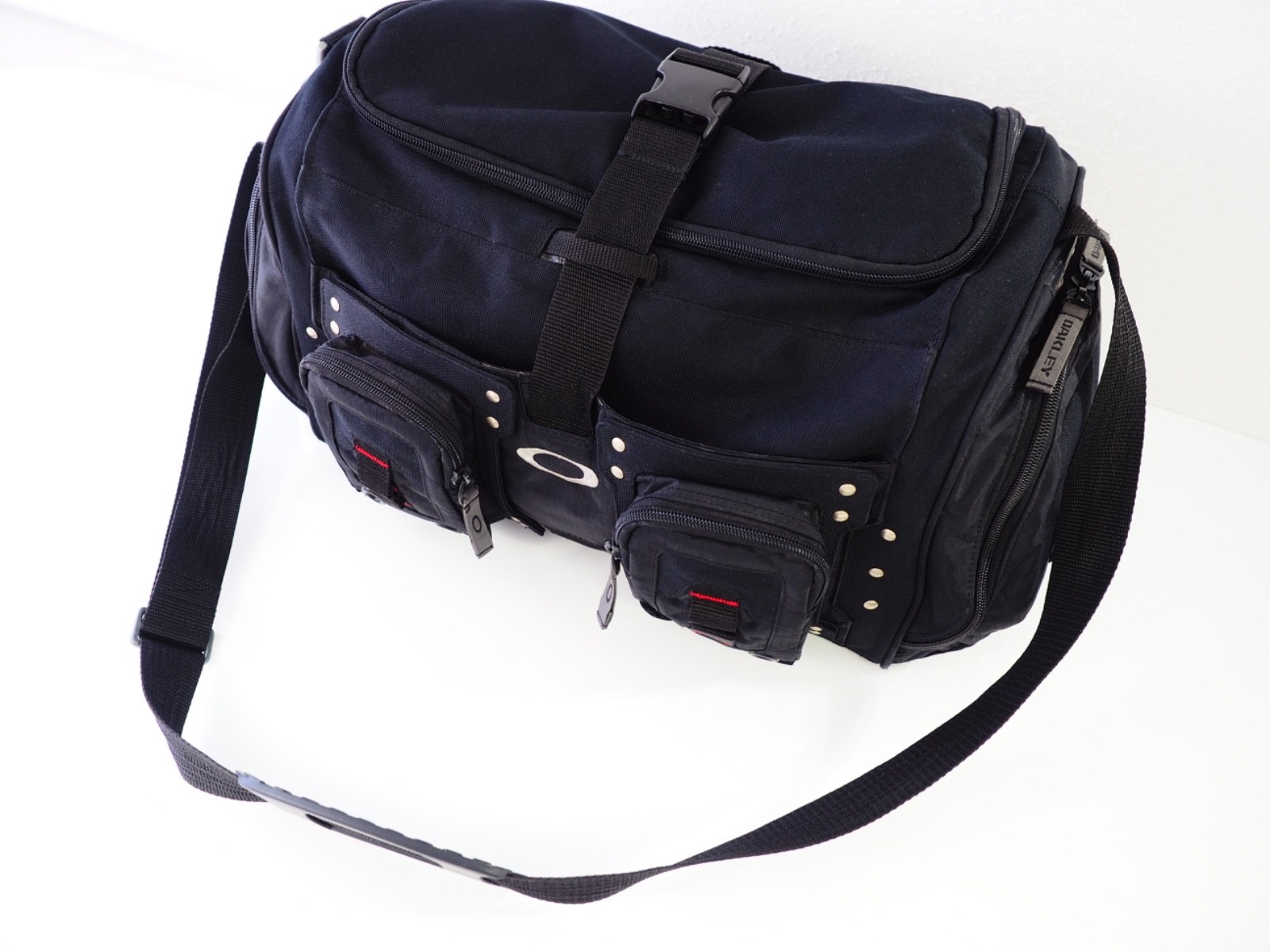 Oakley Heavy Duty Duffel 2.0 Holdall Sports Duffle Gym Bag Black