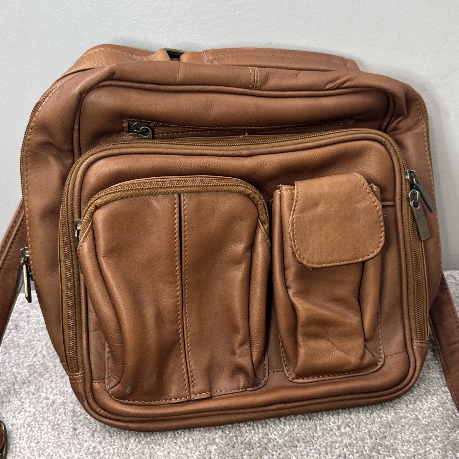 Brown Leather Messenger Bag Shoulder Strap Zipper Pockets Work Travel 13”x6”
