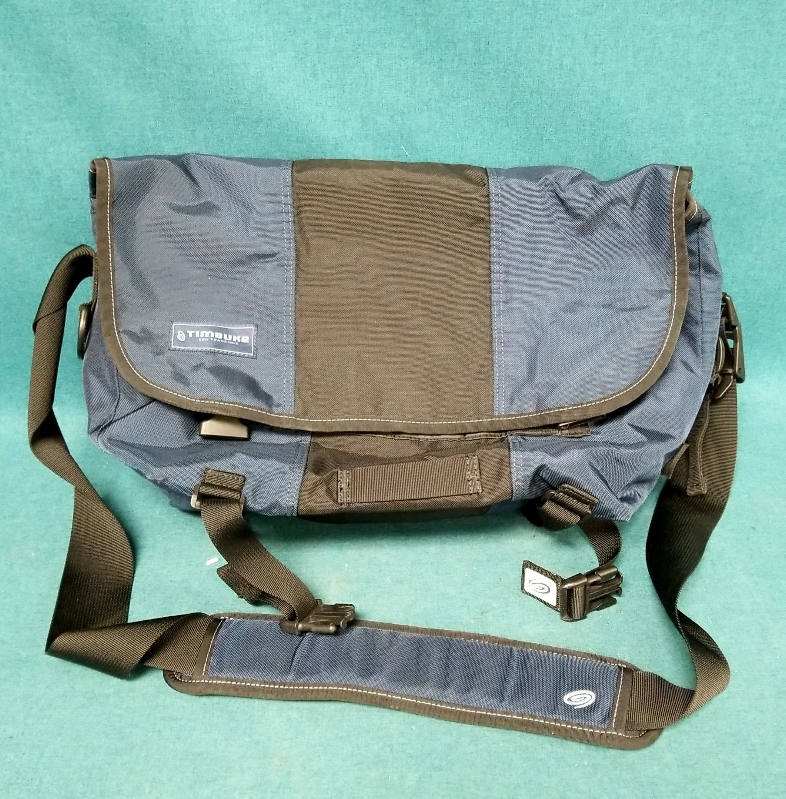Timbuk2 Classic Messenger Bag Blue/Black Cordura Fabric 17″ x 12″