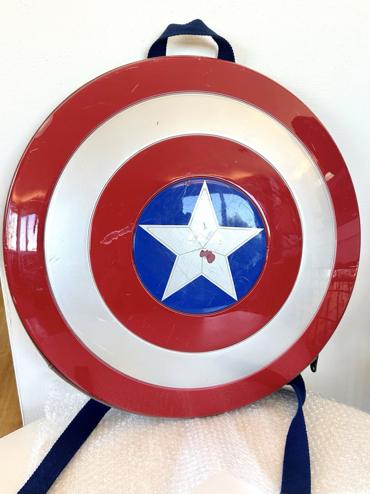 RARE Marvel Age of Ultron CAPTAIN AMERICA SHIELD BACKPACK ThinkGeek Collectible