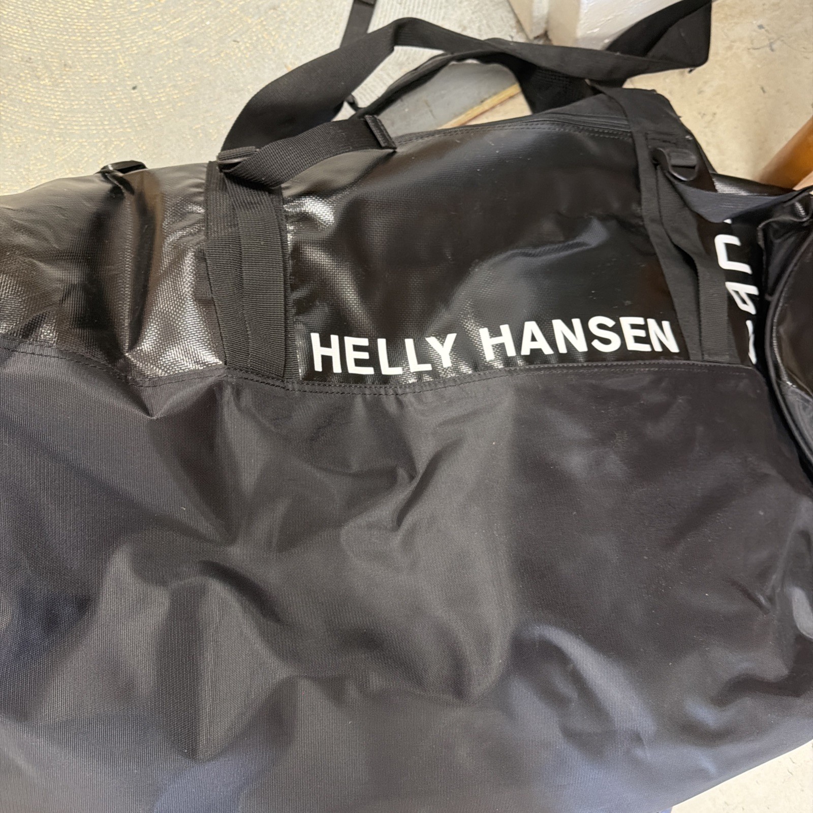 Helly Hansen Duffel Bag Large Water-Resistant Heavy-Duty Shoulder Strap Rucksack