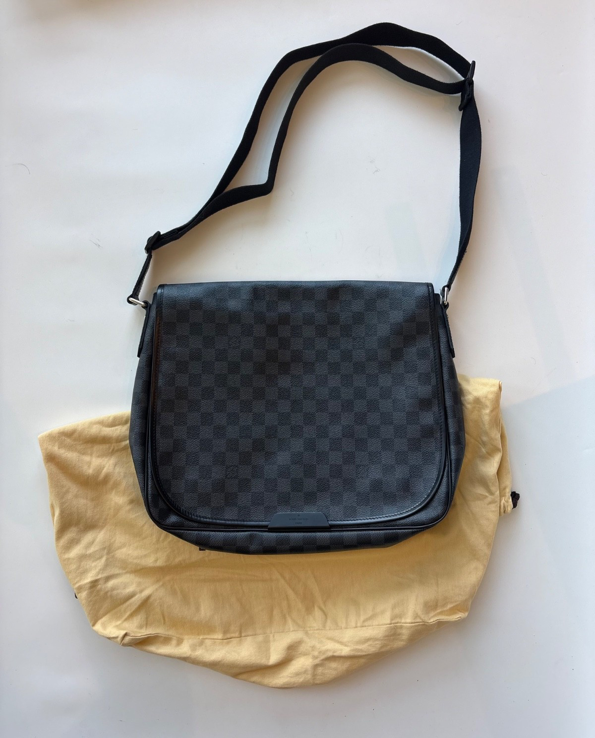 LOUIS VUITTON Daniel MM Damier Graphite Shoulder bag black Leather PVC N58029