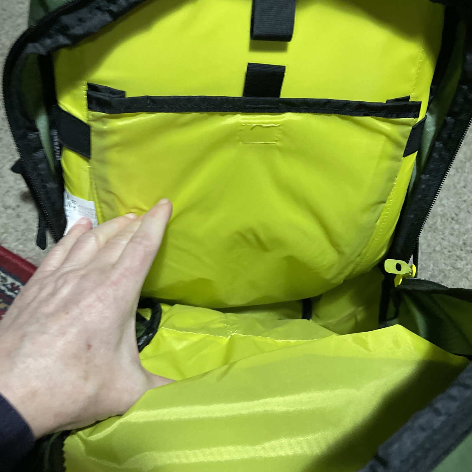 Dakine Hexo + Backpack Green & Black VGreat Condition Hiking Outdoor Drone Pack
