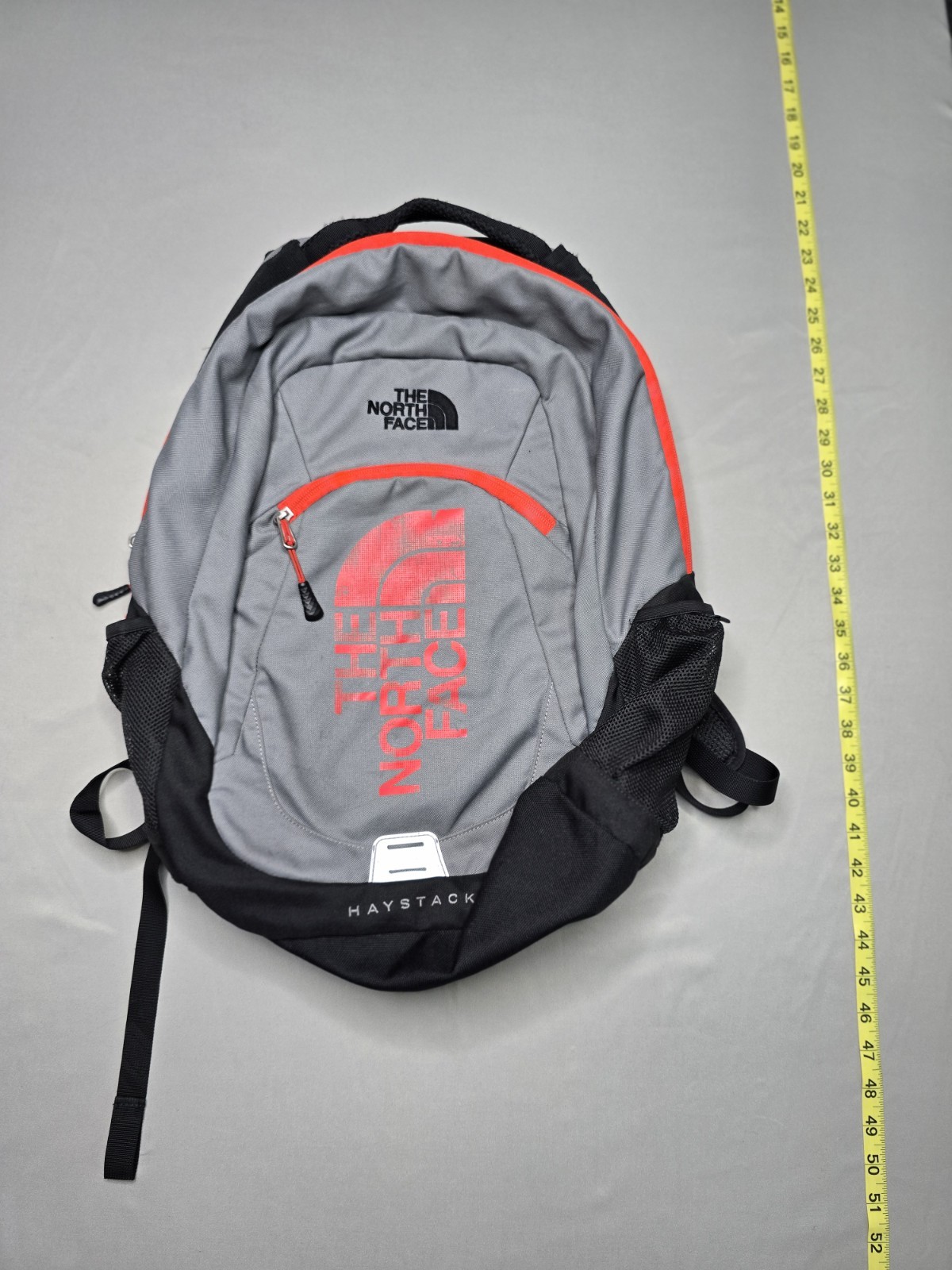 The North Face Haystack Laptop Backpack Zinc Grey/Fiery Red