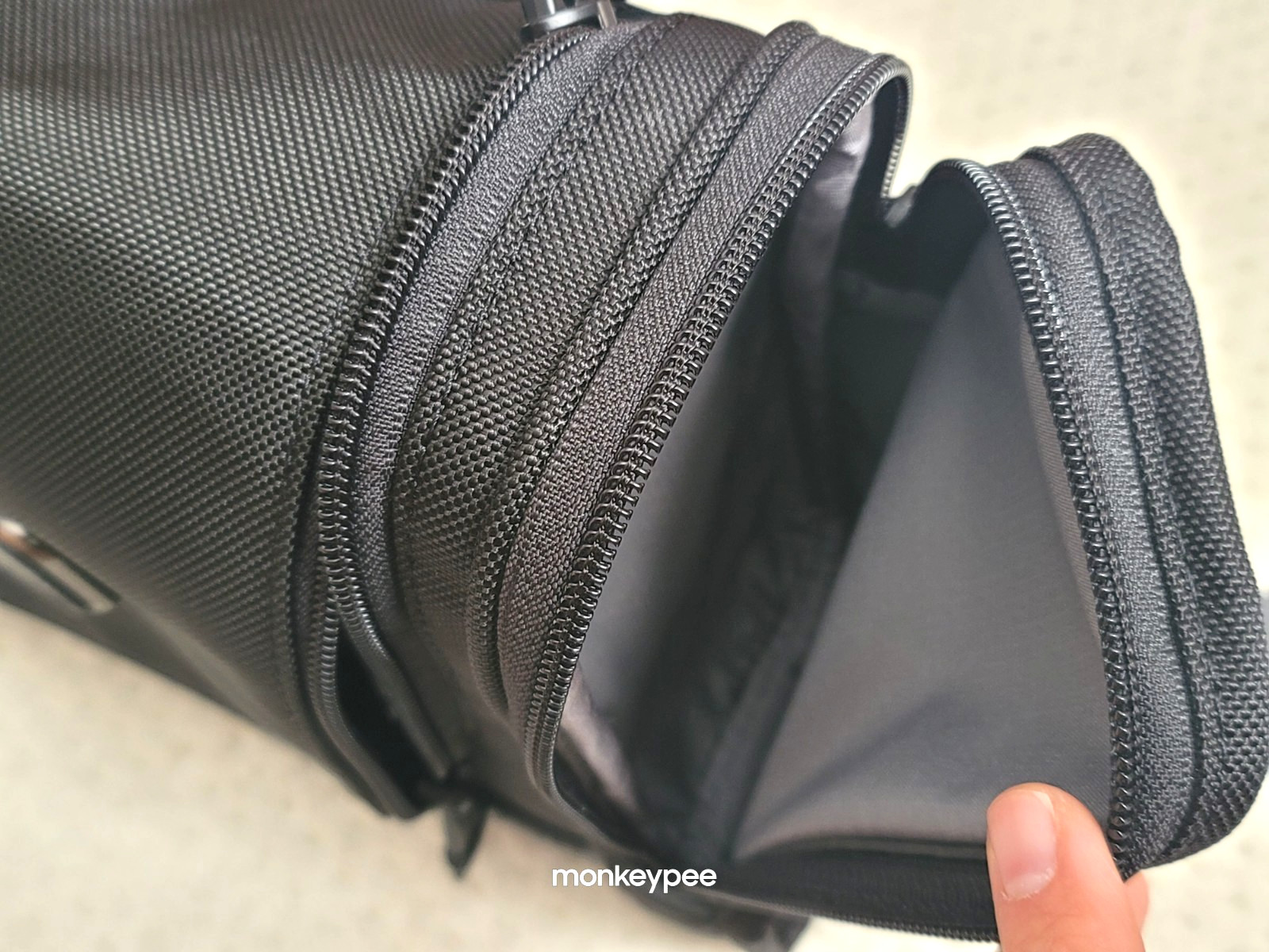 NWT TUMI ALPHA HANGING TRAVEL TOILETRY BAG KIT Black Ballistic Nylon 117254-1041