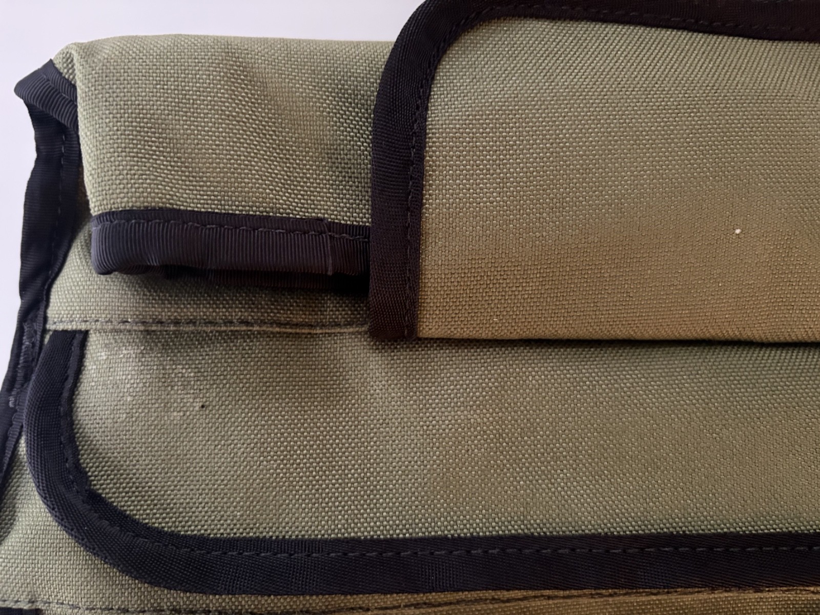 Chrome Industries Lieutenant Rolltop Messenger Bag – OLIVE