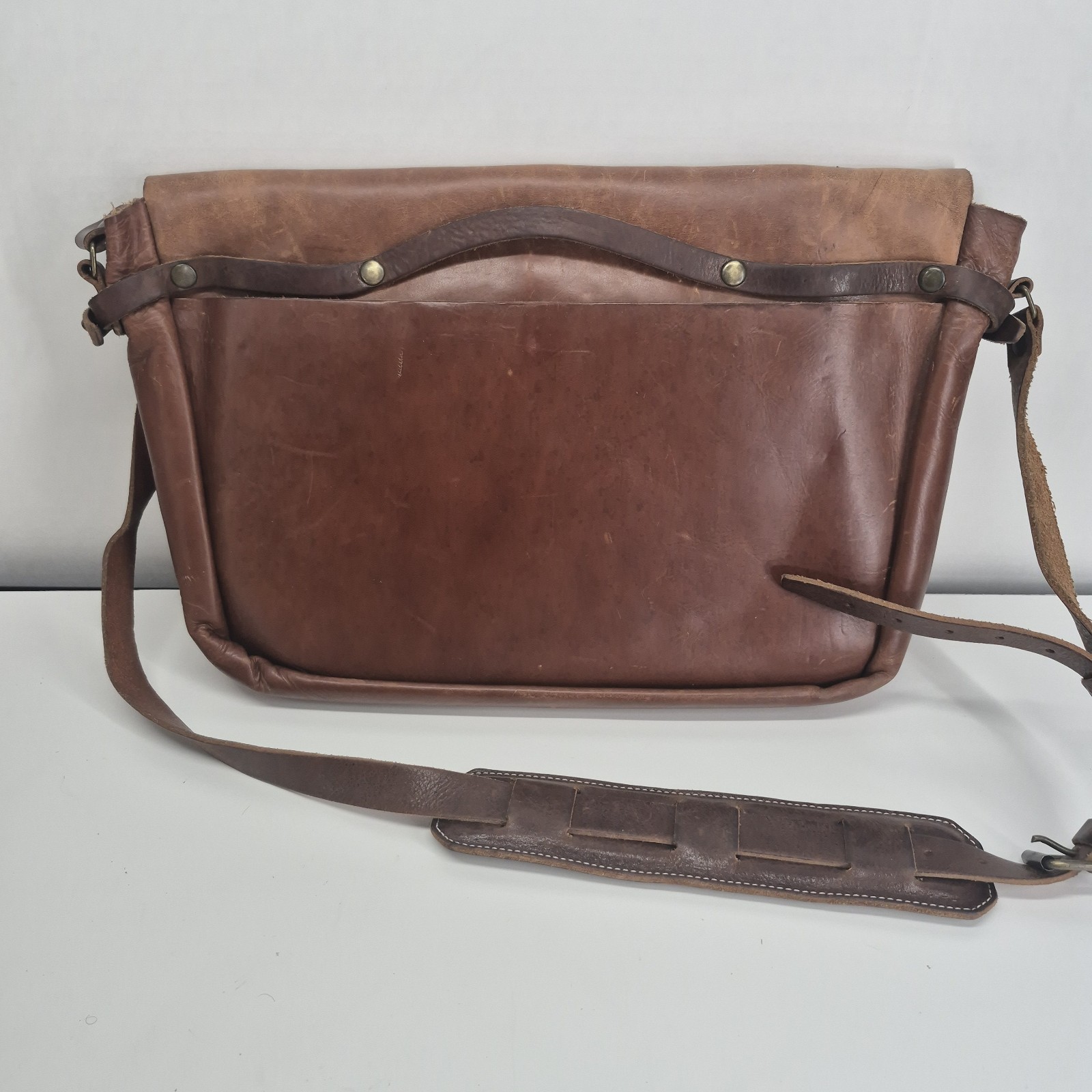 Whipping Post WP Standard Large Leather Brown Distressed Messenger Bag