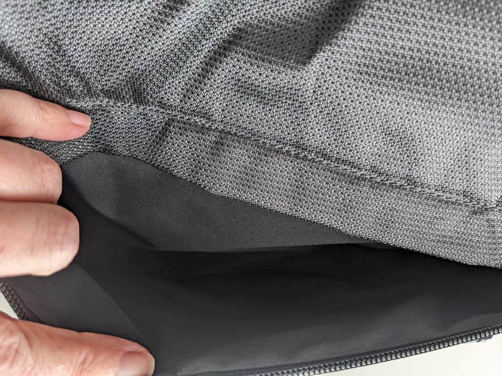 TUMI T2 Expandable Ballistic Messenger Bag Portfolio Case Shoulder Expandable