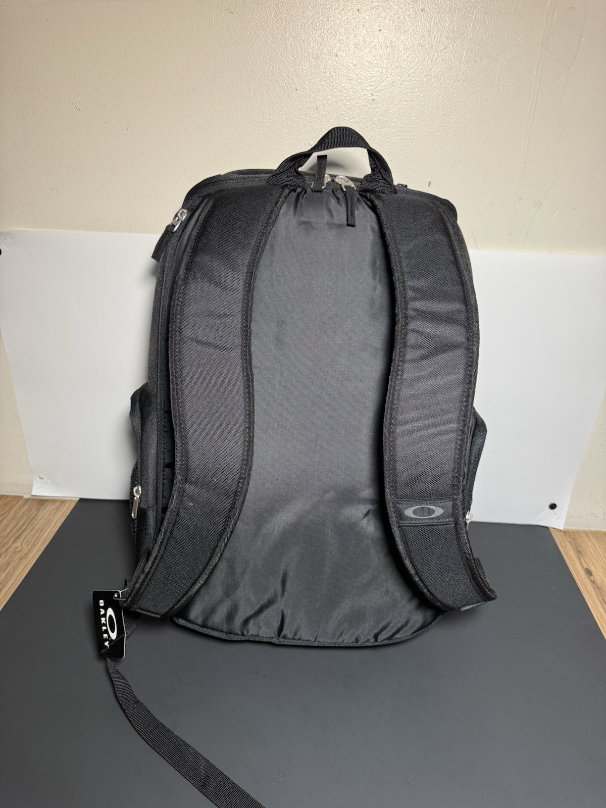 OAKLEY backpack Crestible Enduro 25L Bag Laptop Pocket black NEW With Tags