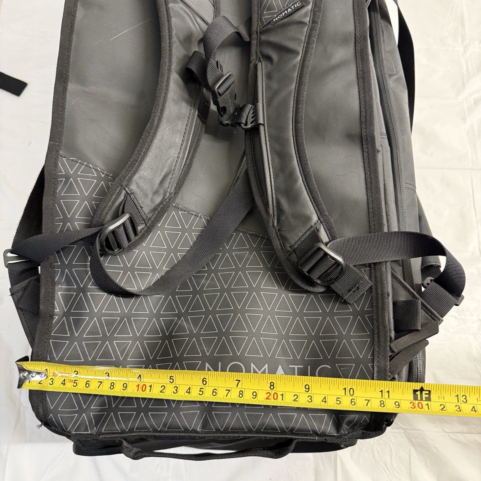 E1 Nomatic Travel Backpack Black – Gently Used – Expandable 20x12x10