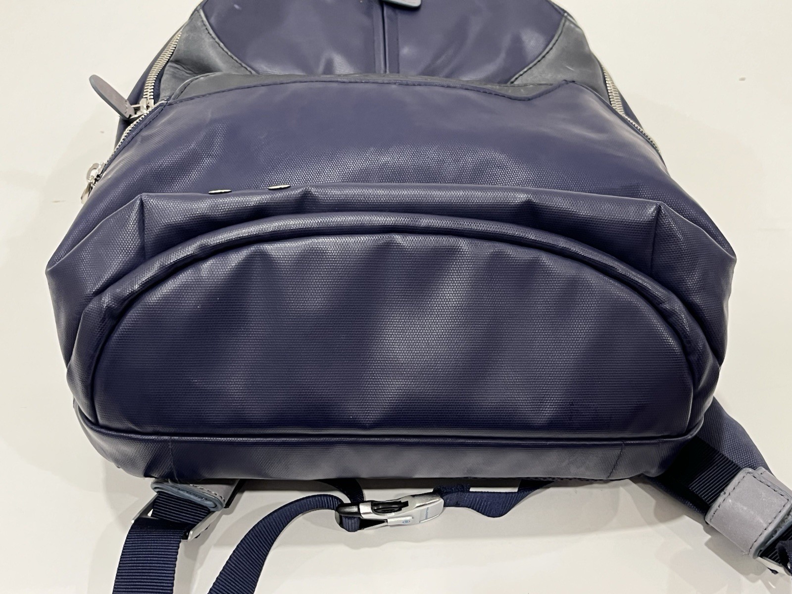 Piquadro Coleos Small Leather Laptop Backpack Purple-Blue Gray with Rain Cover