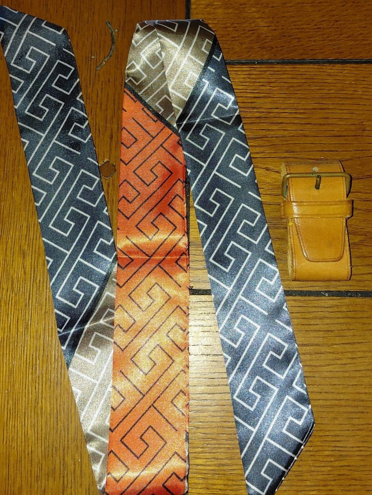 Louis Vuitton “Poignet” Handle Holder PLUS TWILLY (FENDI-look) Nwot