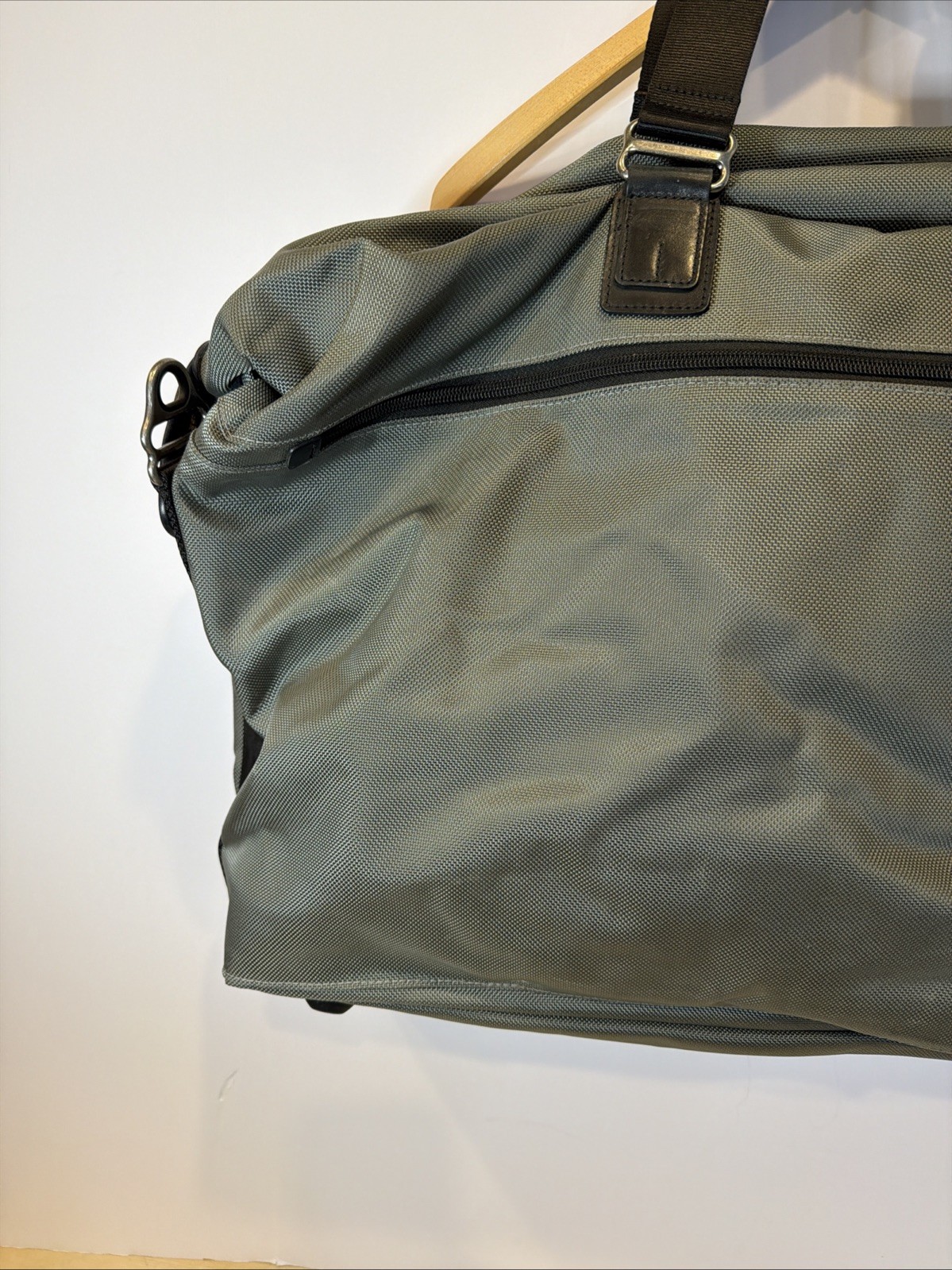 Tumi Alpha Bravo Kessler Large Duffle Bag color Gray Ballistic Nylon – No Strap
