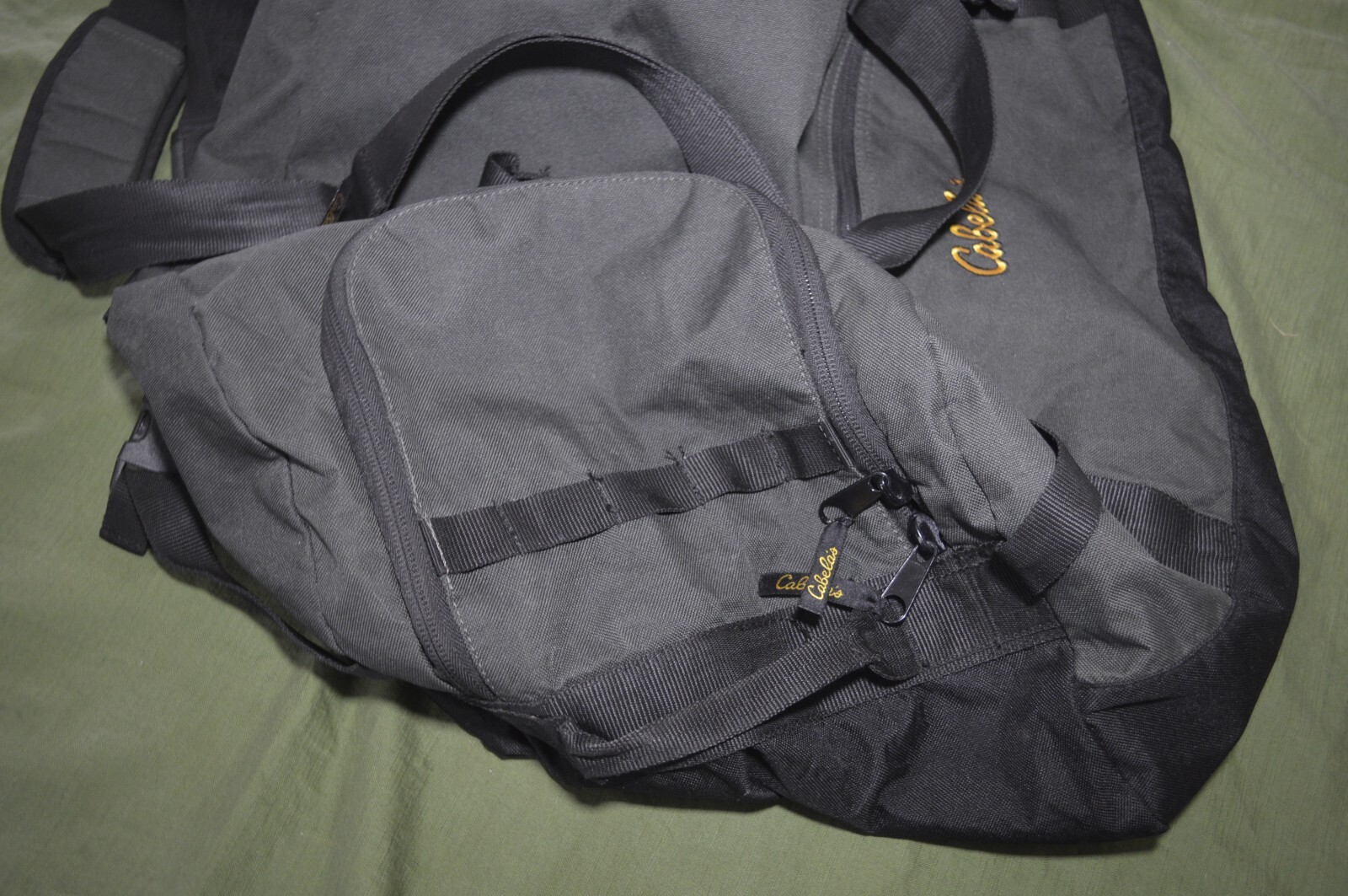 CABELA’S LARGE BLACK CANVAS FIELD DUFFEL HUNTING CAMPING BOATING 35 Inches