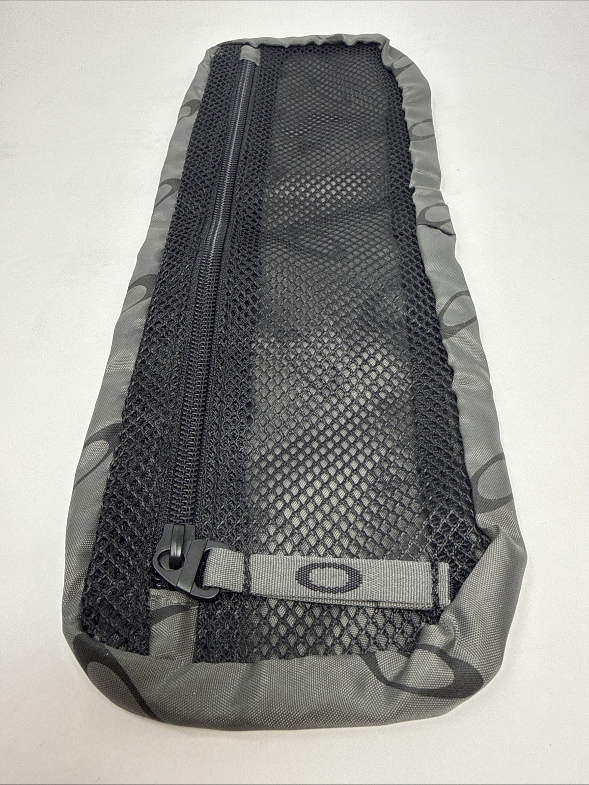 Oakley Gray Ellipse Logo Travel Organizer Zip Pouch Accessory Bag