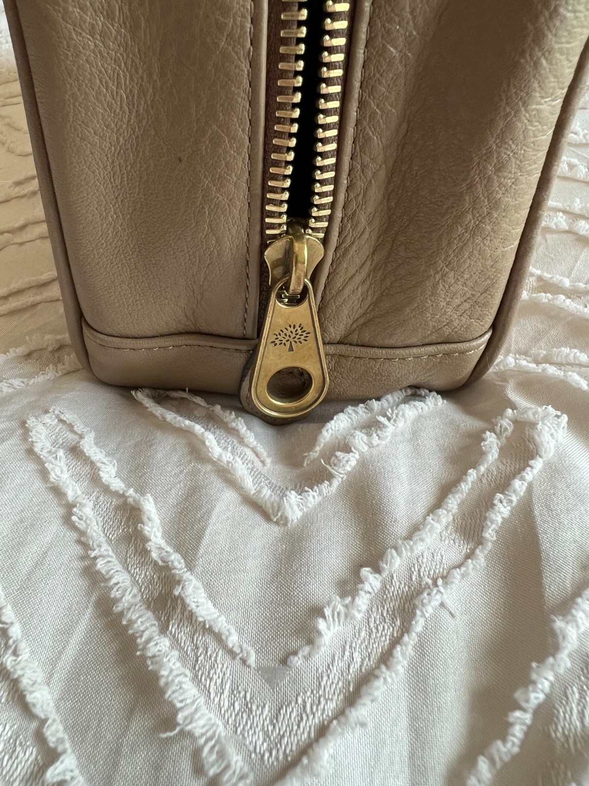Mulberry Leather Toiletry Bag / Dopp kit. Never used.
