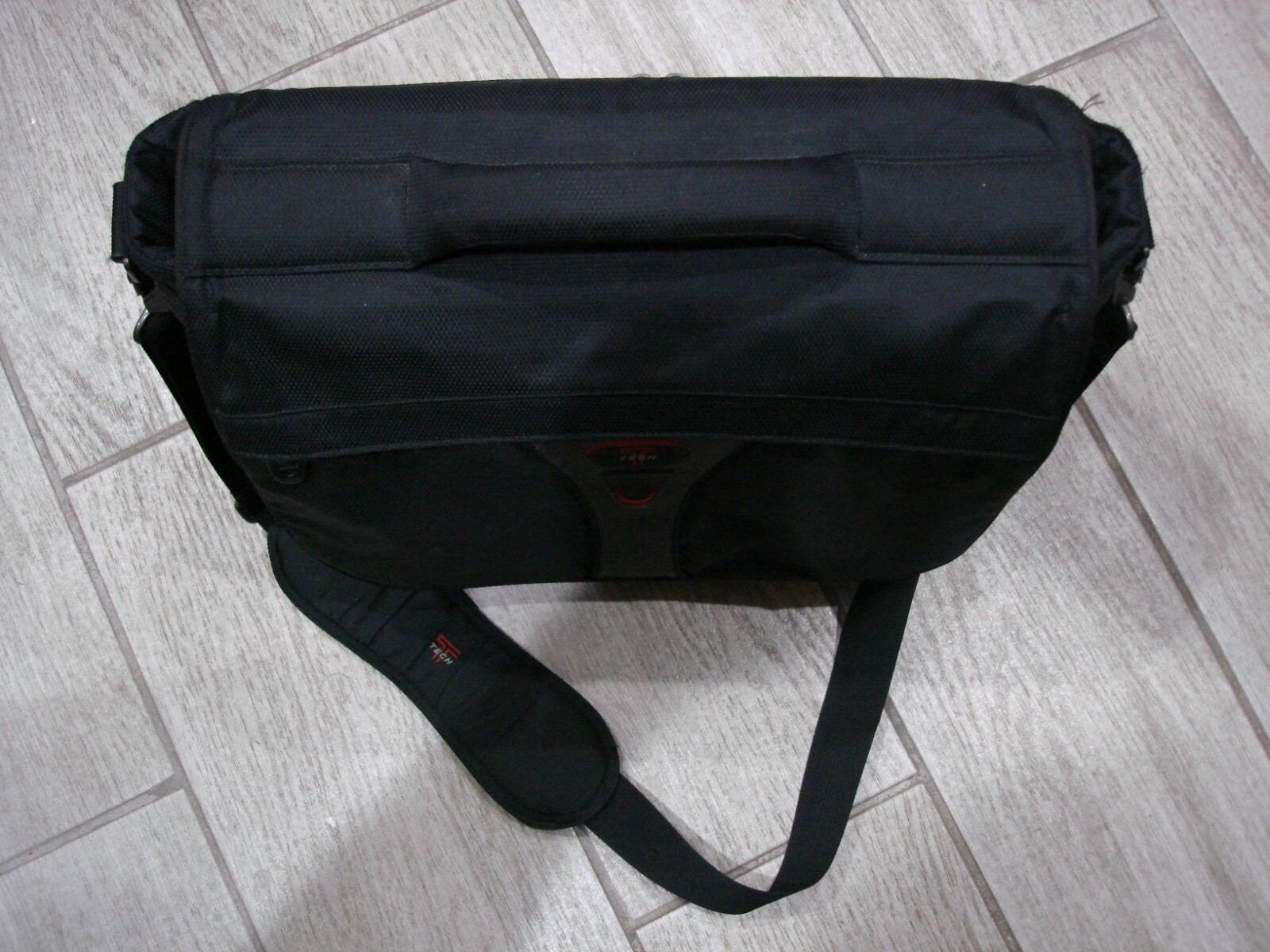 Tumi Tech Ballistic Messenger Bag 5506D Black Laptop Nylon Crossbody Strap