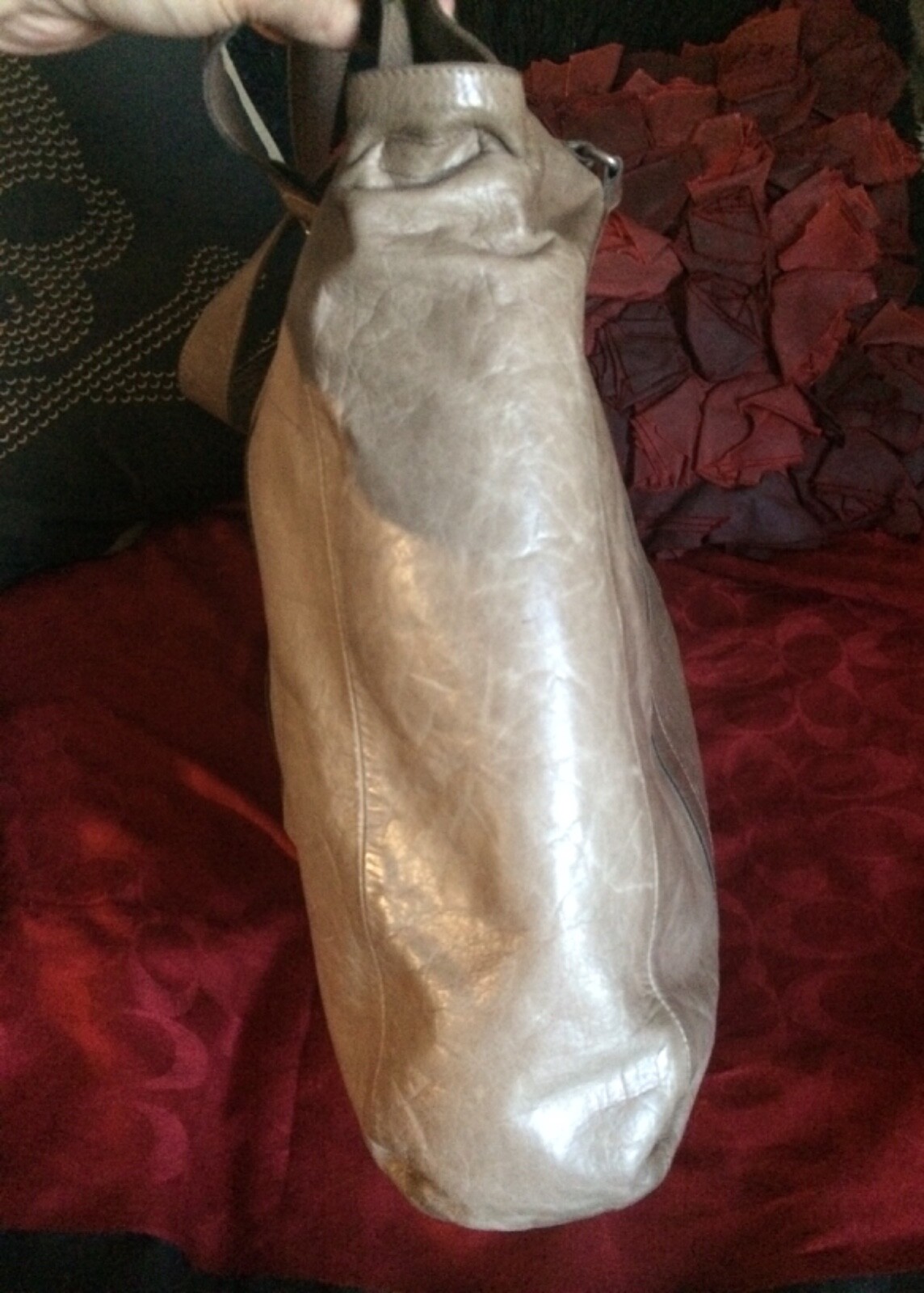 mo851 Light Grey Leather Computer Bag/Tote. Retail 598$ great condition ❤️