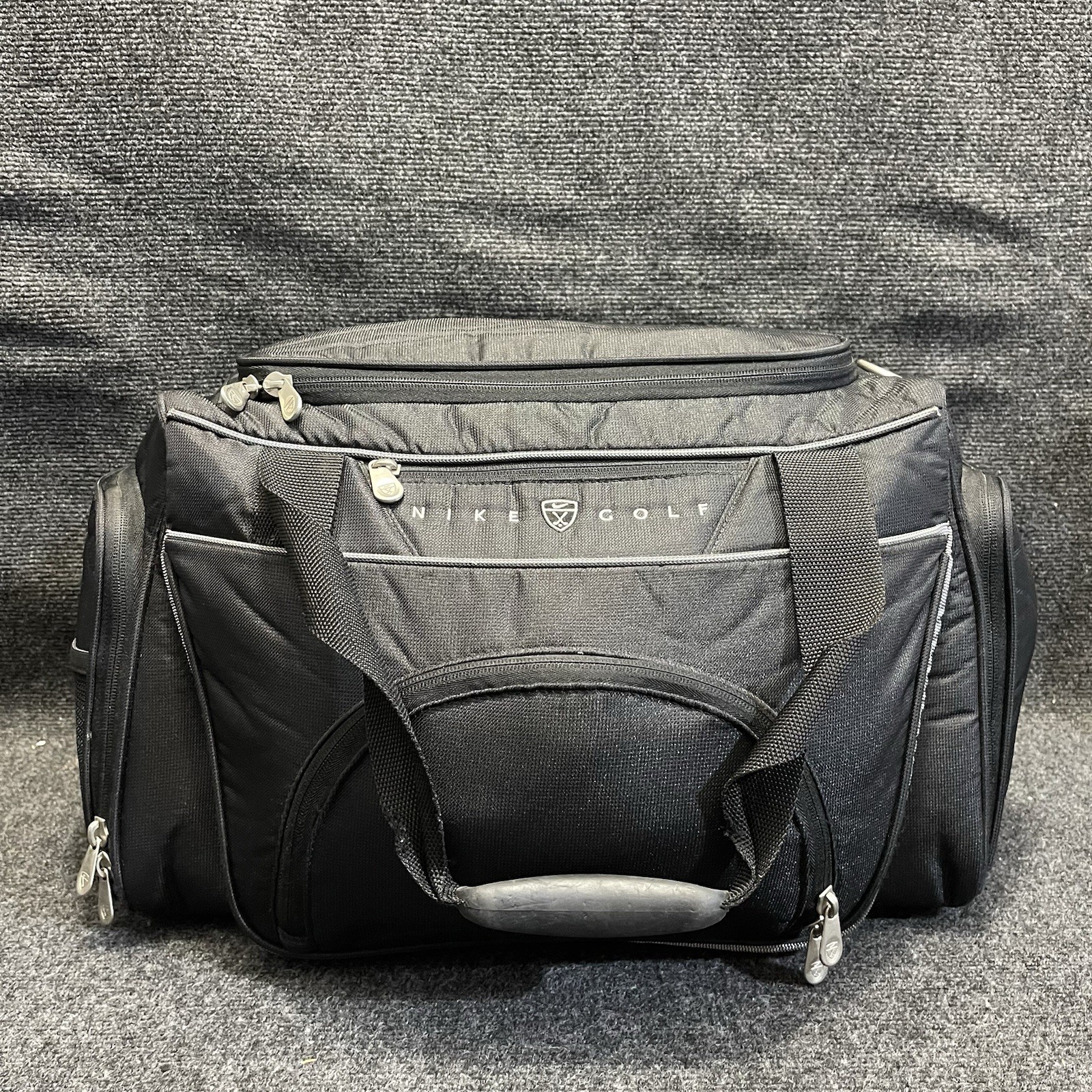 Nike Golf TG0003-001 Medium Black Duffel Travel Bag Ventilated Shoe Compartment