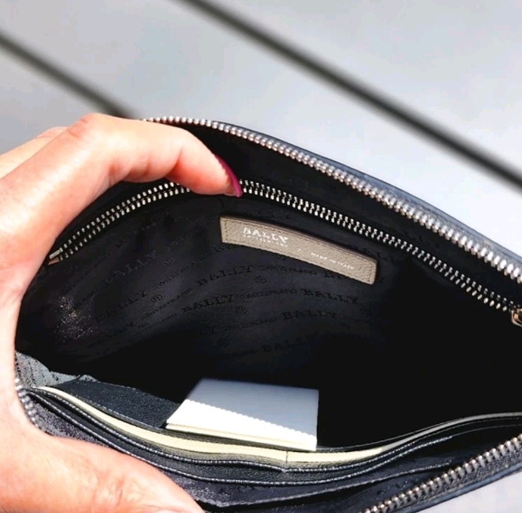 Bally Benery Embossed Zipped Pouch(Men’s) W 10.24 x H 7x D 0.39) Navy/Ivory
