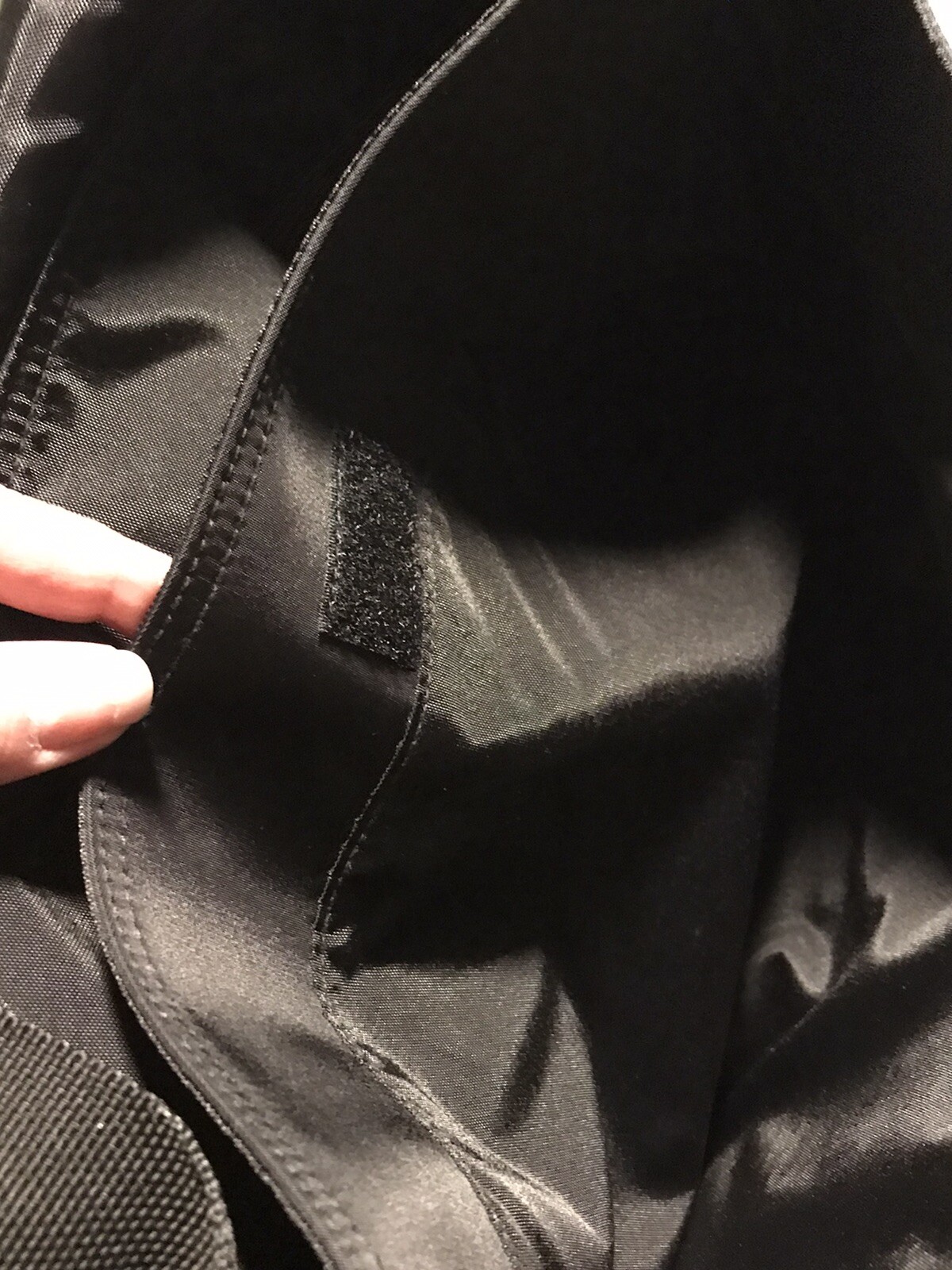EMPORIO ARMANI parfums Messenger Shoulder Cross Body Bag Laptop Black Nylon NWOT