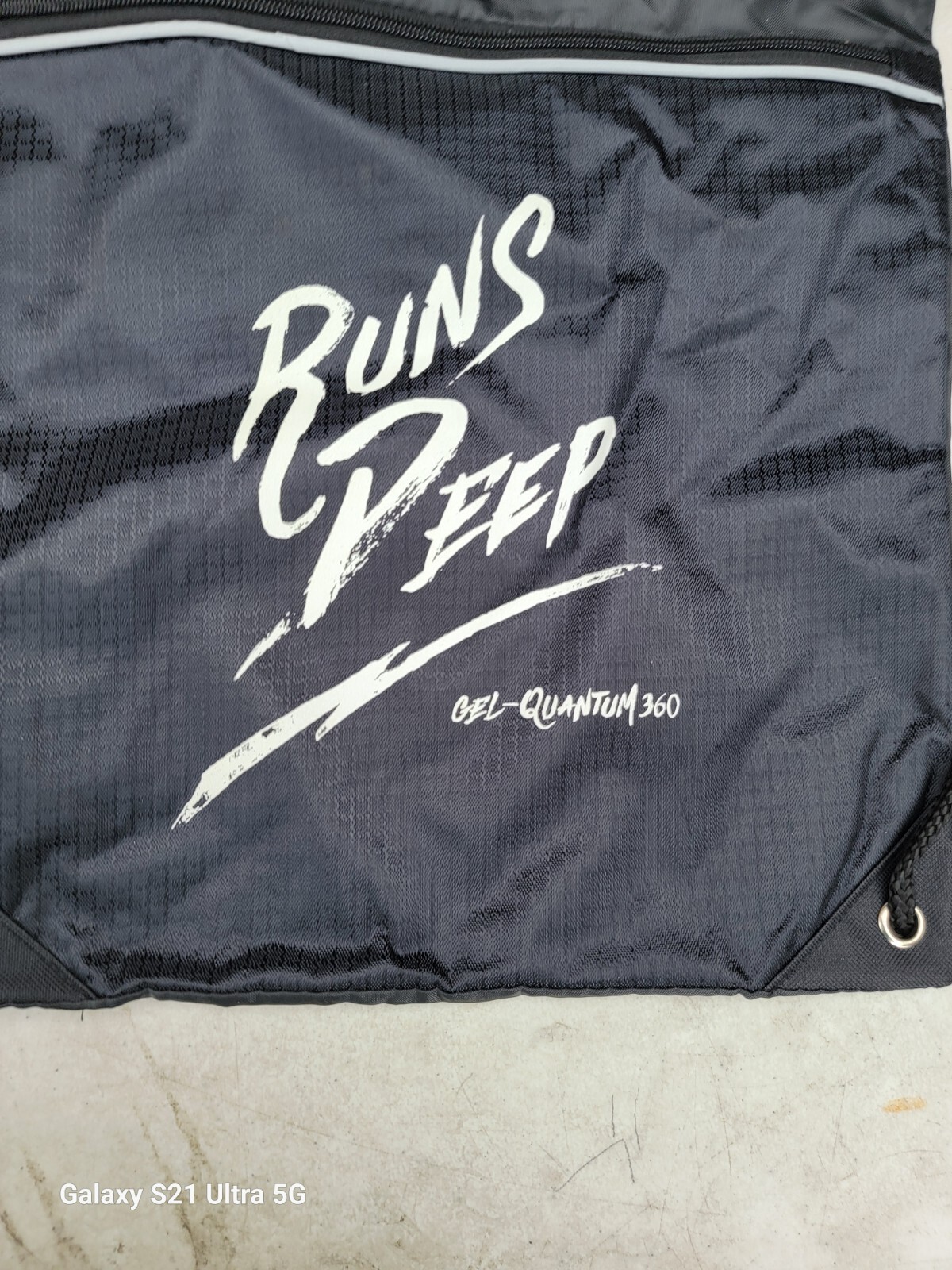 ASICS Runs Deep Cinch Sack Backpacks Glow In The Dark Light Weight Black