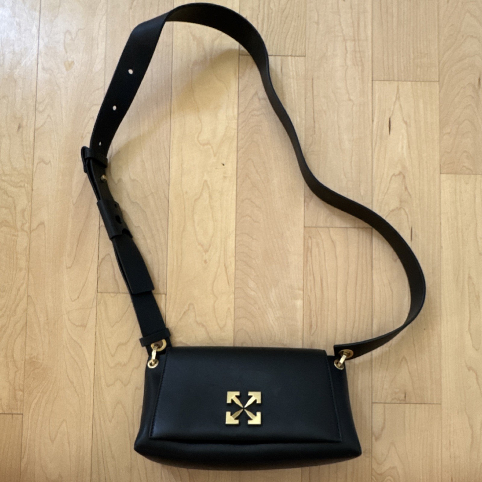 Off-White Black Shoulder Bag Gold Hardware Magnetic Closure Casual