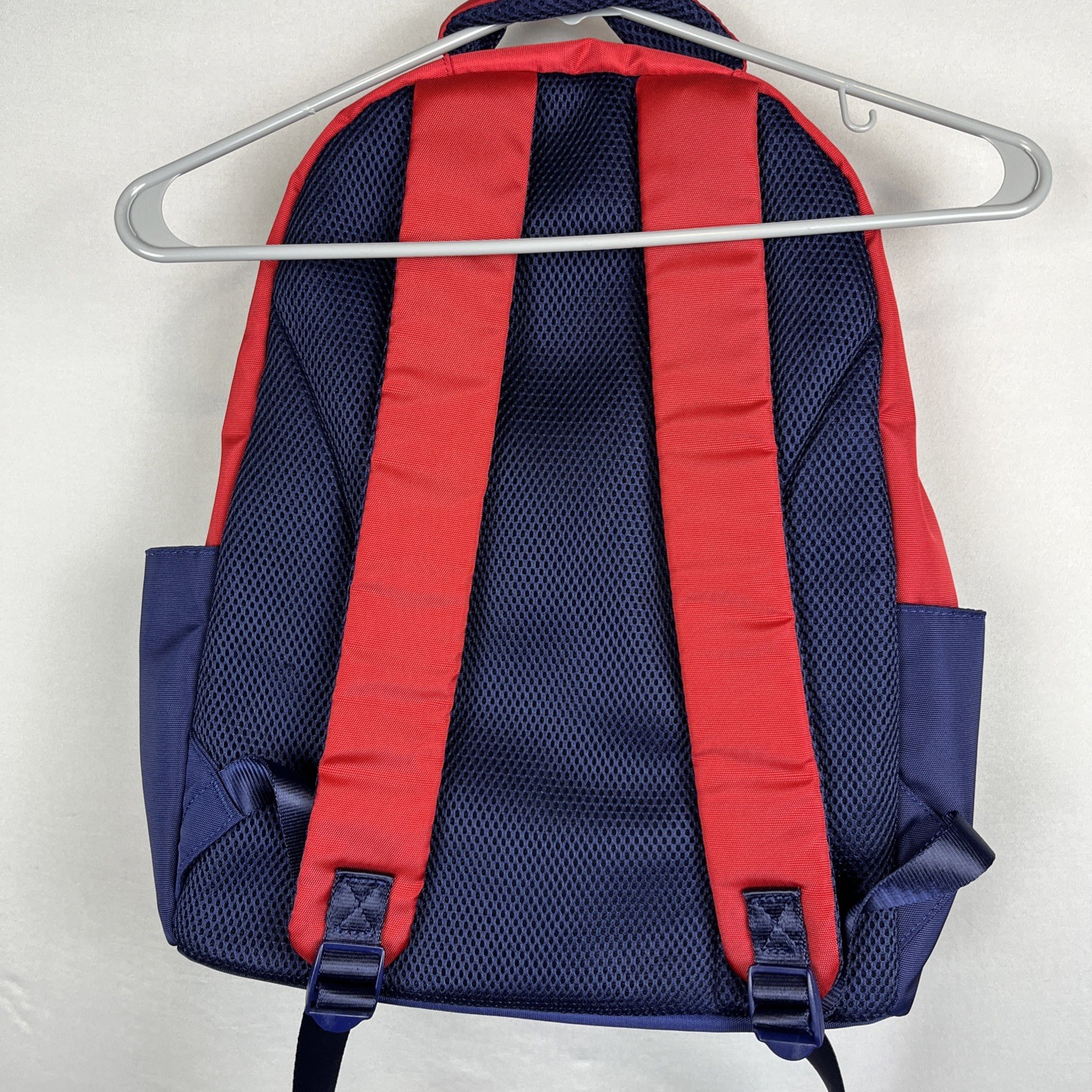 Vineyard Vines Red and Navy Blue Backpack School Work Beach New Without Tags