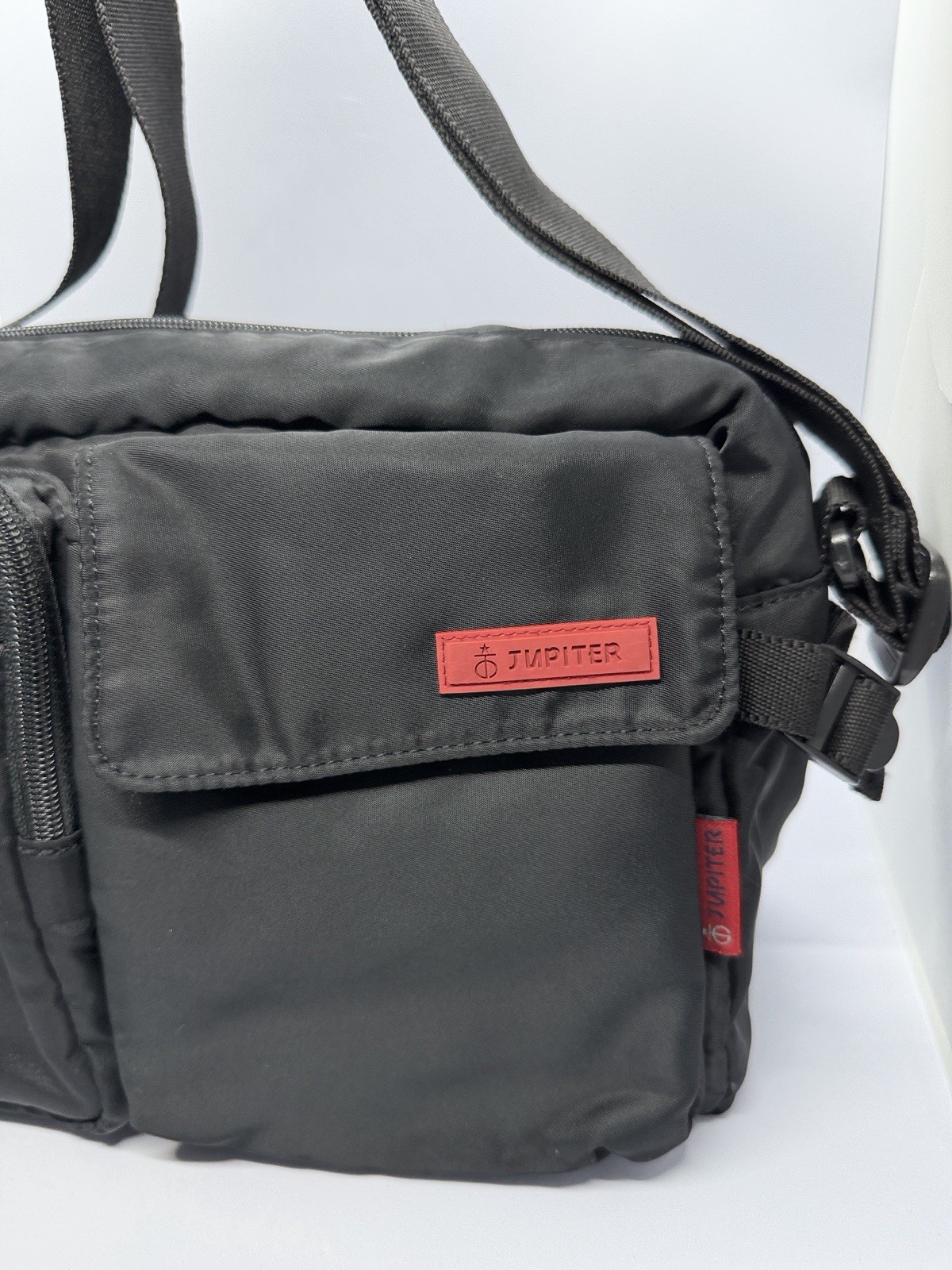 Jupiter Black Men’s Compact Messenger Bag