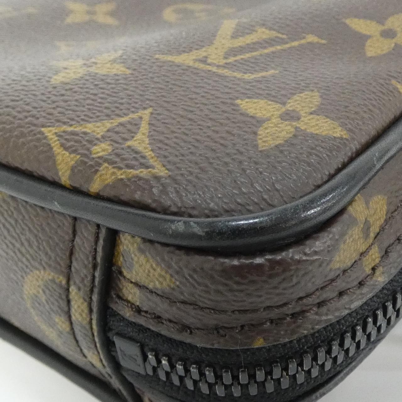 Authentic Louis Vuitton Monogram Solar Powered Ray Utility Side Bag M44477 S…