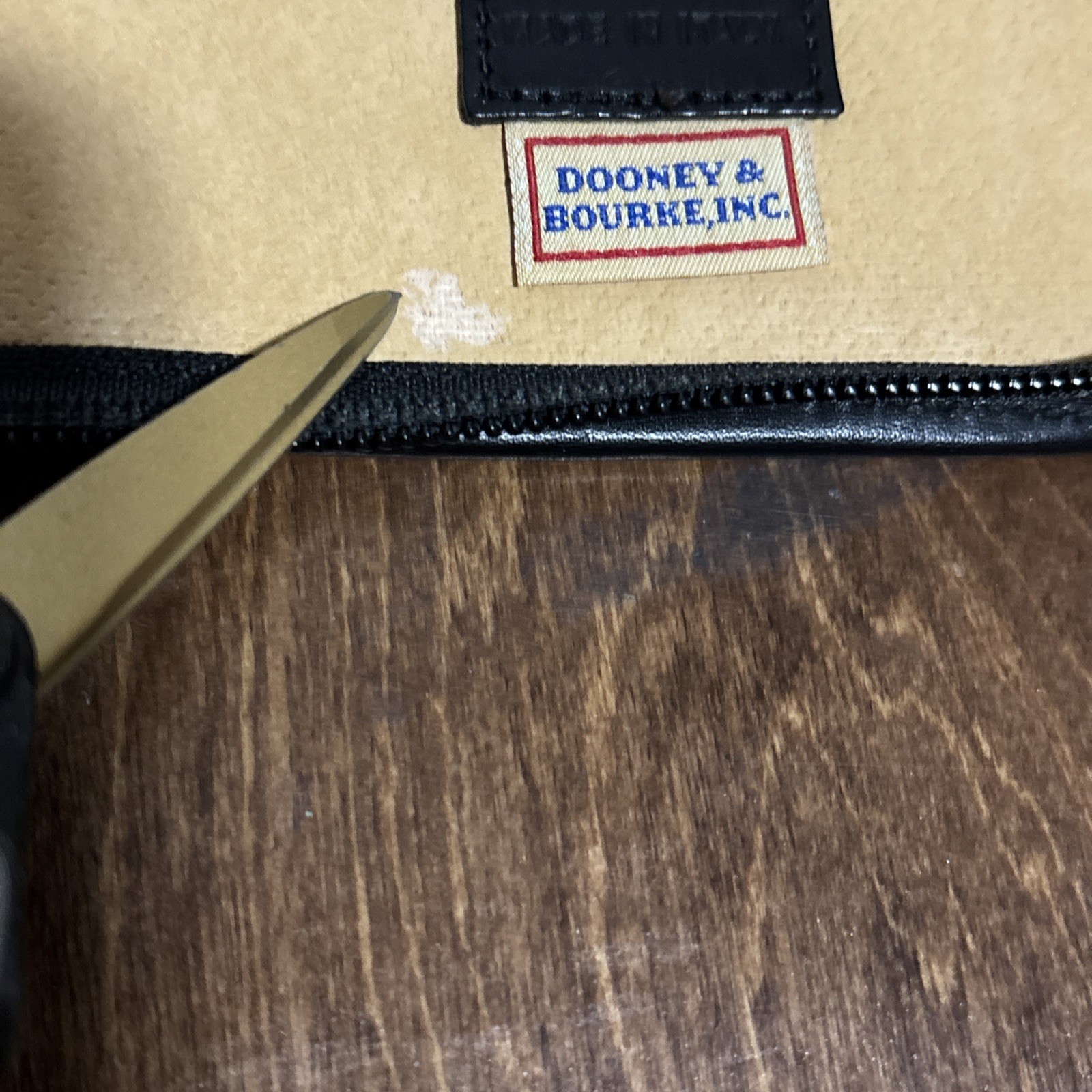 Dooney & Bourke Tie Case Bag Black Zip Leather interior Italy Neck Necktie READ