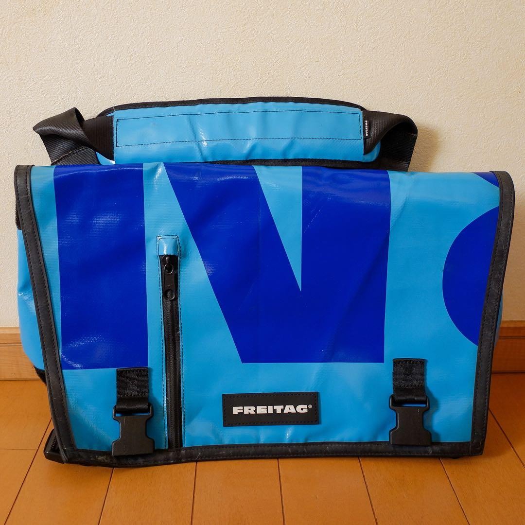 FREITAG F17 JOE Messenger Bag Sky Blue Discontinued Rare Tarp with ID Card