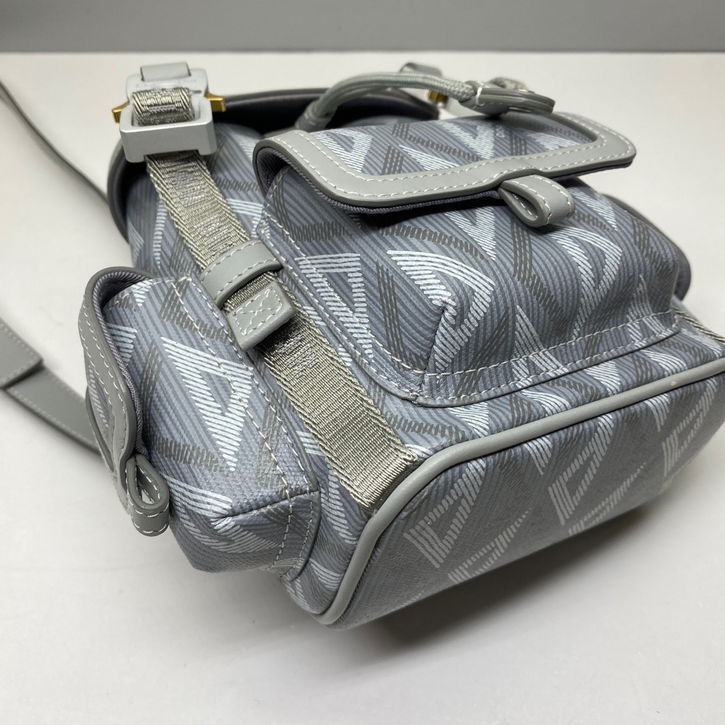 Dior Pre-Owned Authentic Dior Hit The Road Crossbody Bag Grey 17.5x9x18.5cm