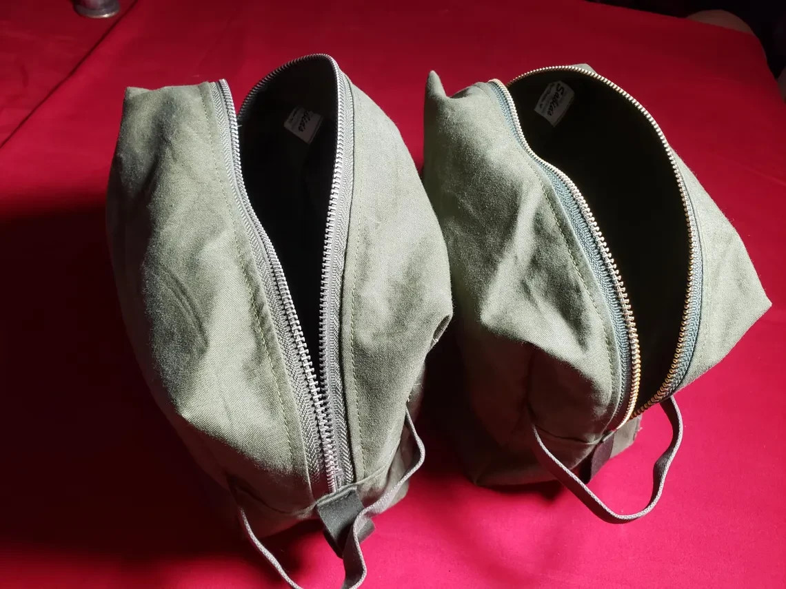 Military DOPP KIT / ZIPPER DITTY BAG, Travel Toiletry Bag, Reproduction, Vintage