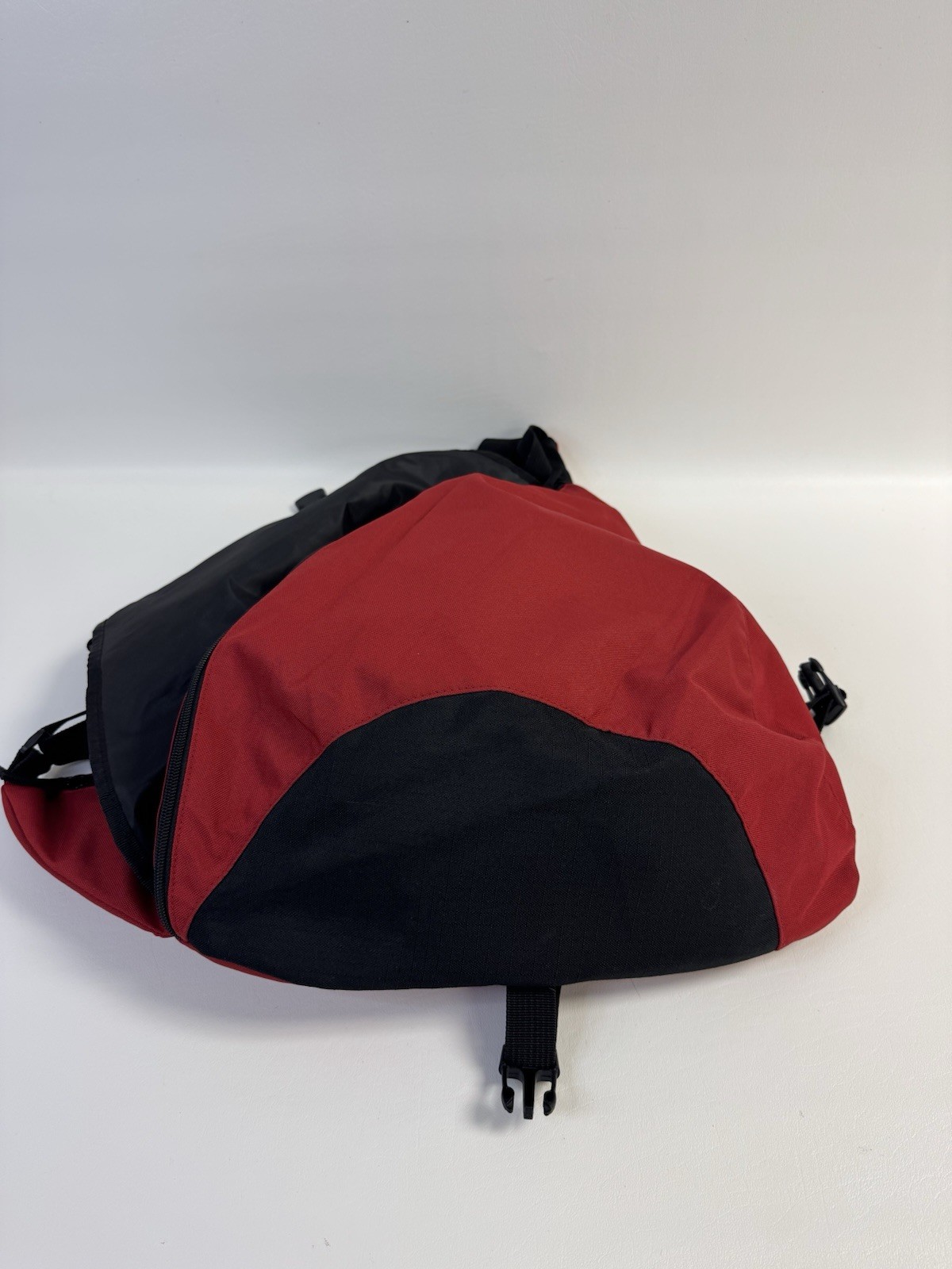 Vtg GAP 2005 Sling Bag Y2K Single Strap Crossbody Shoulder Backpack Gorpcore Red