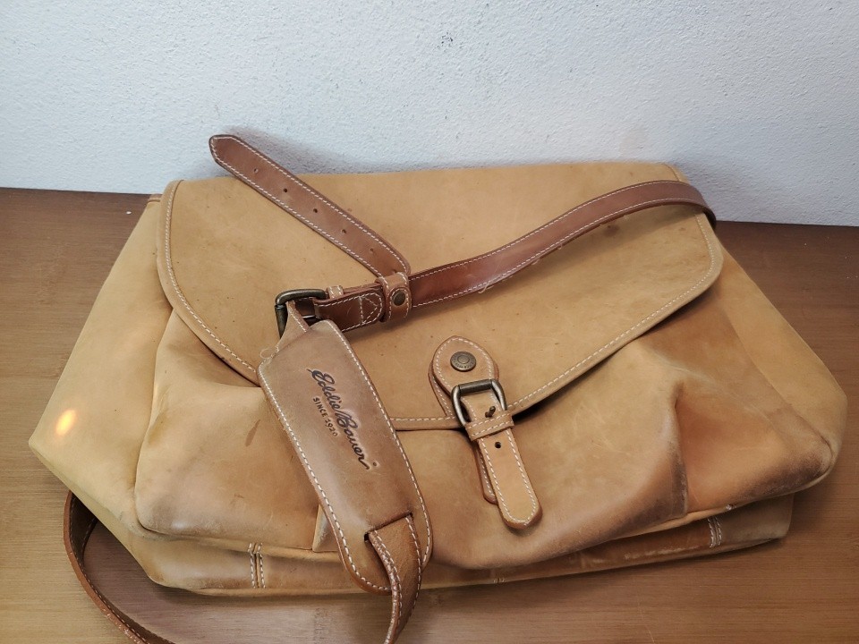 EDDIE BAUER Mens Thick Saddle Leather Tote Briefcase Messenger Bag Mailbag USA