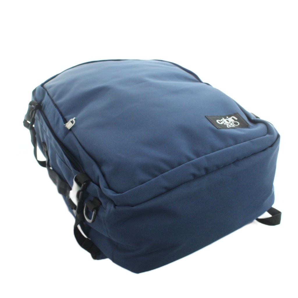 CabinZero 32L Navy Polyester Men’s Backpack, Excellent Condition, 20x13x5in