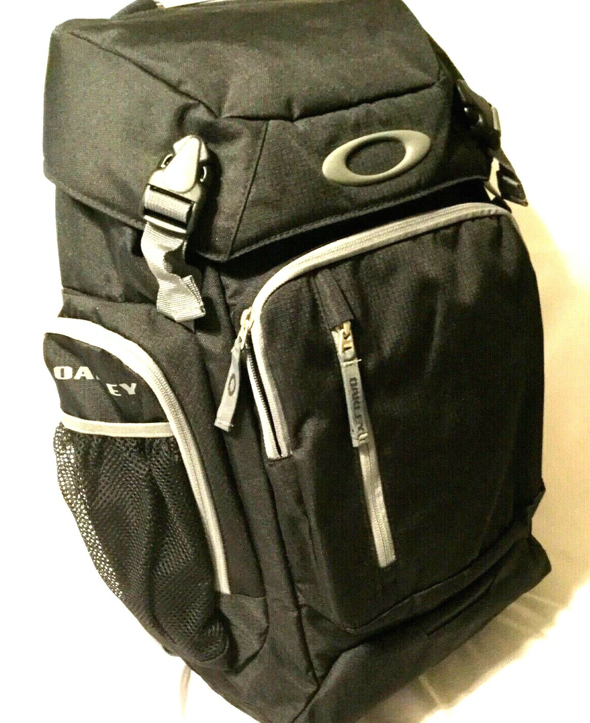 OAKLEY BACKPACK Stealth Black w/ Grey Trim Hiking Trail Tactical Day Pack Rare