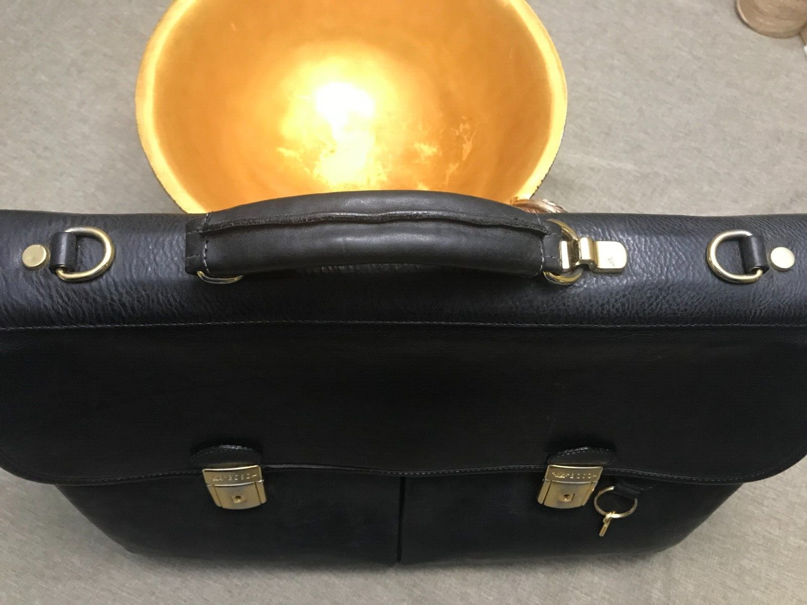 BOSCA “CORRESPONDENT” Heavy Leather Briefcase / Messenger Bag – Made in USA