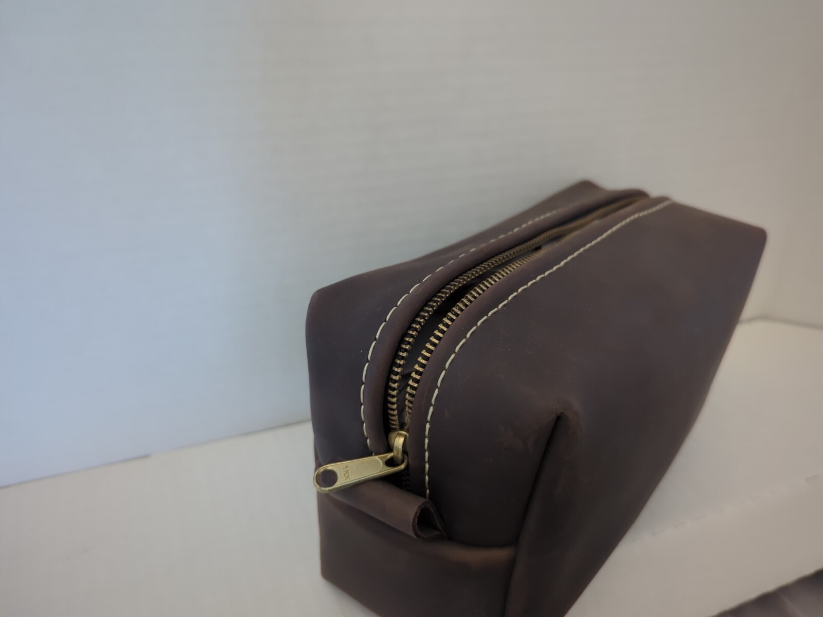 Lifetime Leather – Large Toiletry Dopp Bag