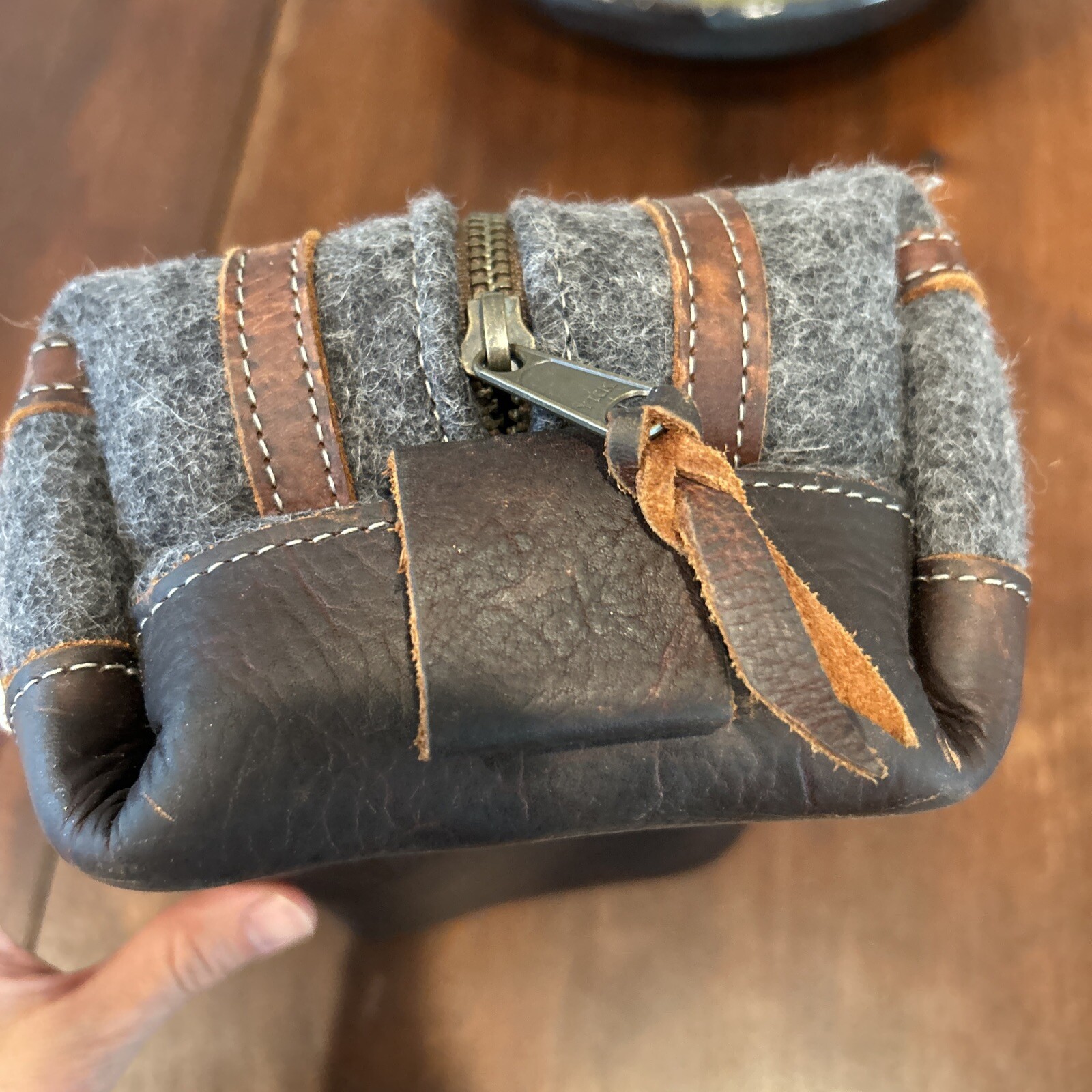Lifetime Leather Company Felt & Leather Toiletry Bag Dopp kit
