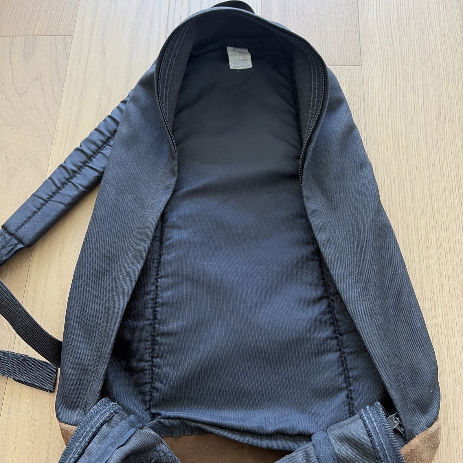 Jansport Suede Bottom Back Pack Solid Black Vintage Backpack (See Photos)