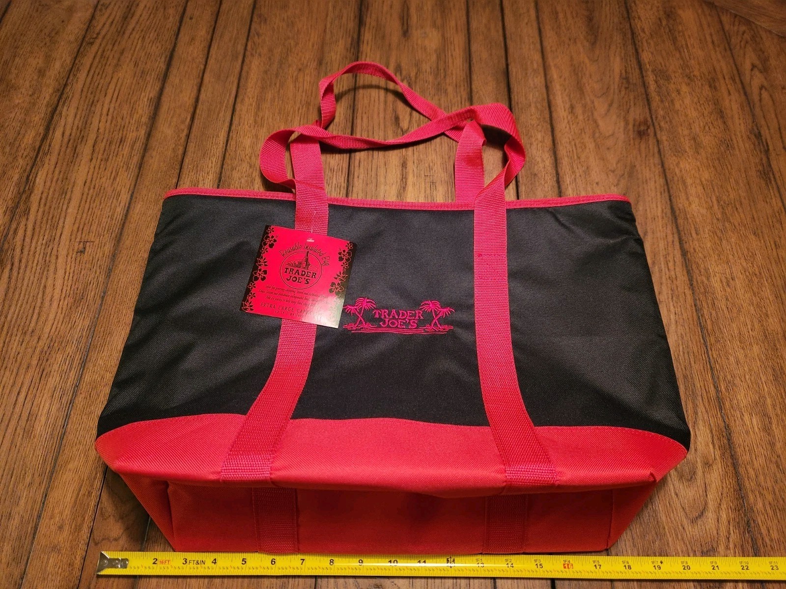 Trader Joes Large Red Reusable Insulated Cooler Freezer Red Bag (7 Gallons) NWT
