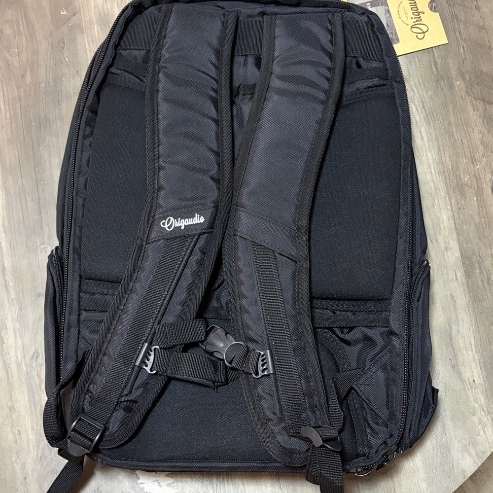 Durable Black Men’s Backpack with Multiple Pockets – Unbranded